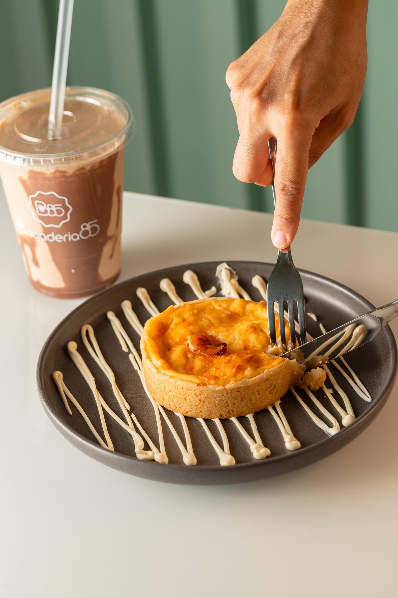 Quiche com milkshake